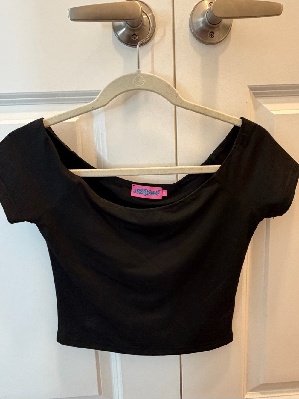 Wet Seal Black Off-The-Shoulder Crop Tee